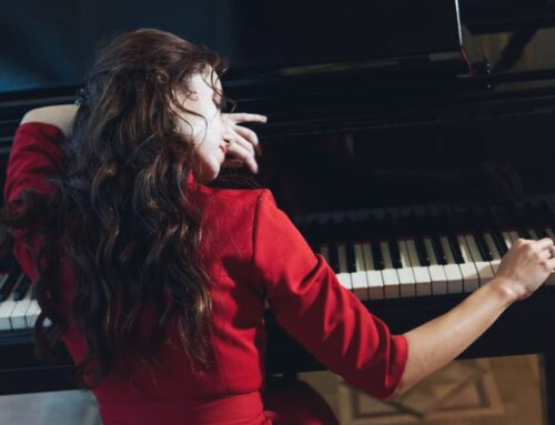 Ucraina, la pianista Yulia Yurchak porta la musica del suo Paese in tour